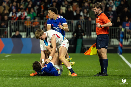 Grand chelem du XV de France U20 dans le tournoi des 6 nations après la victoire 31-28 contre l'Angleterre au Stade Marcel Deflandre de La Rochelle