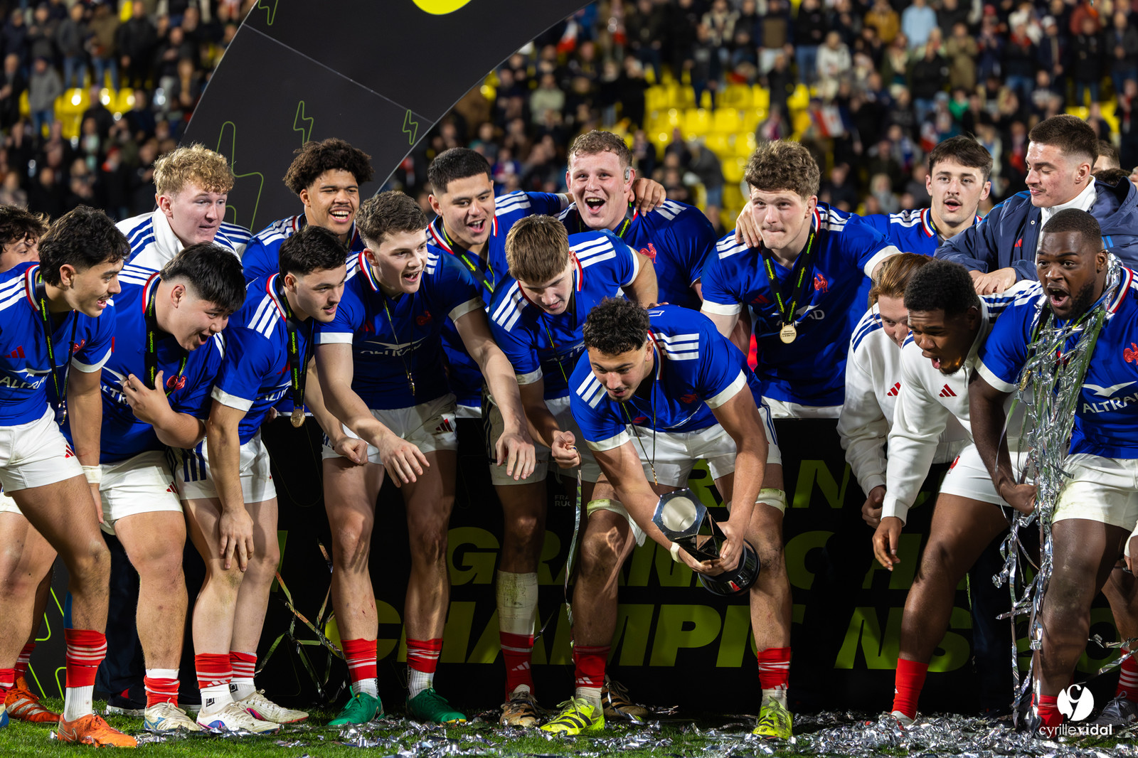 Grand chelem du XV de France U20 dans le tournoi des 6 nations après la victoire 31-28 contre l'Angleterre au Stade Marcel Deflandre de La Rochelle