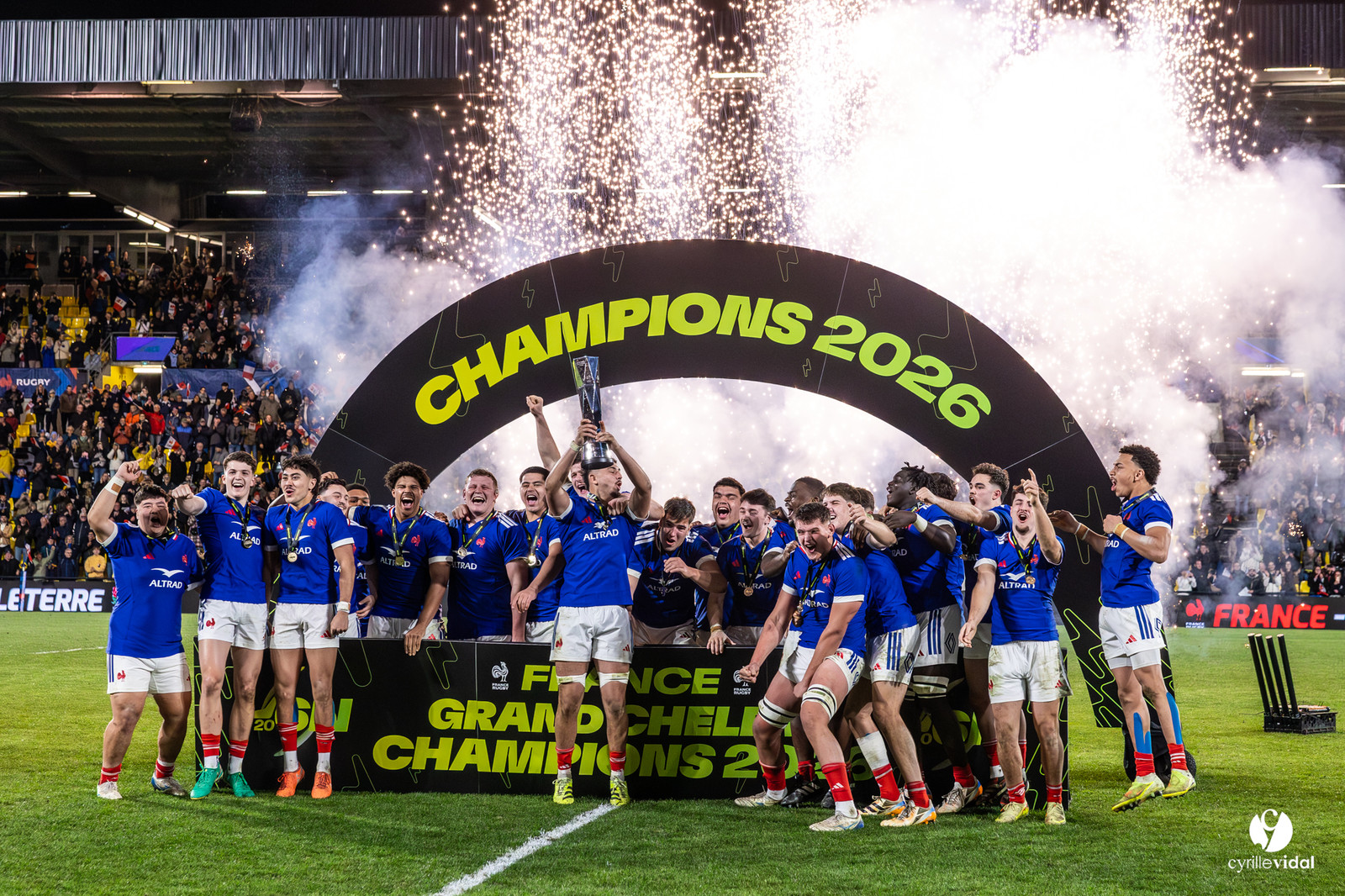 Grand chelem du XV de France U20 dans le tournoi des 6 nations après la victoire 31-28 contre l'Angleterre au Stade Marcel Deflandre de La Rochelle