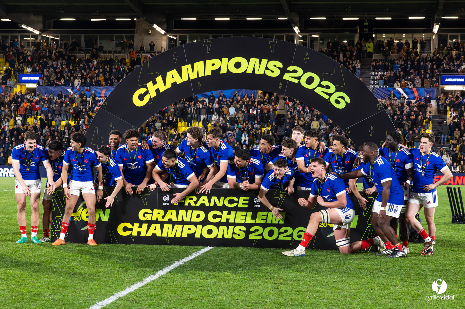 Grand chelem du XV de France U20 dans le tournoi des 6 nations après la victoire 31-28 contre l'Angleterre au Stade Marcel Deflandre de La Rochelle