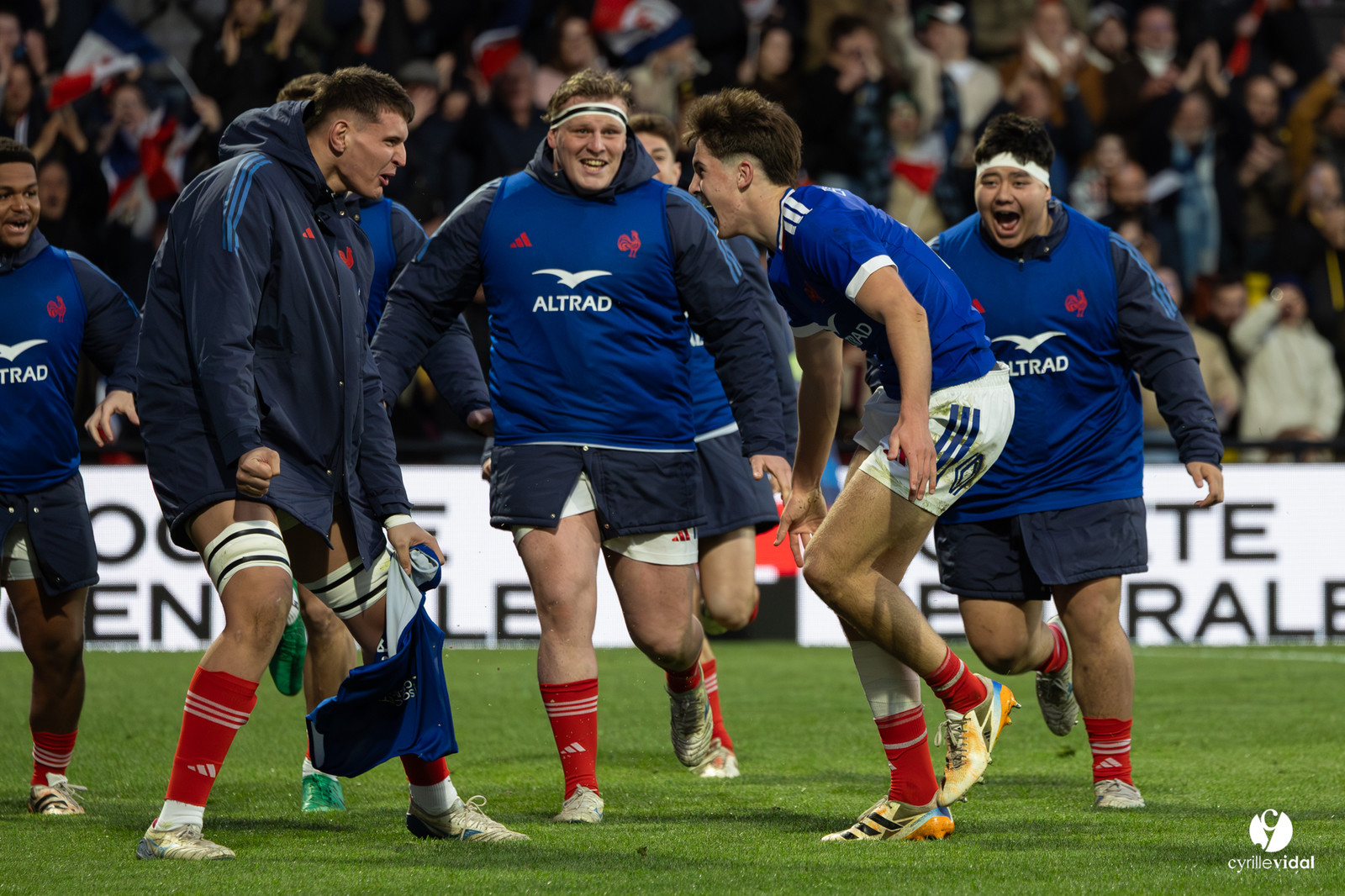 Grand chelem du XV de France U20 dans le tournoi des 6 nations après la victoire 31-28 contre l'Angleterre au Stade Marcel Deflandre de La Rochelle
