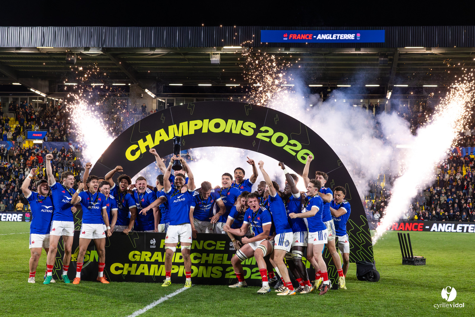 Grand chelem du XV de France U20 dans le tournoi des 6 nations après la victoire 31-28 contre l'Angleterre au Stade Marcel Deflandre de La Rochelle