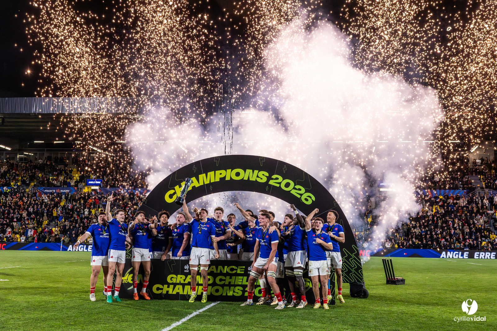 Grand chelem du XV de France U20 dans le tournoi des 6 nations après la victoire 31-28 contre l'Angleterre au Stade Marcel Deflandre de La Rochelle