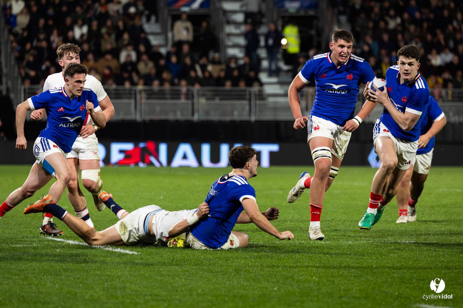 Grand chelem du XV de France U20 dans le tournoi des 6 nations après la victoire 31-28 contre l'Angleterre au Stade Marcel Deflandre de La Rochelle