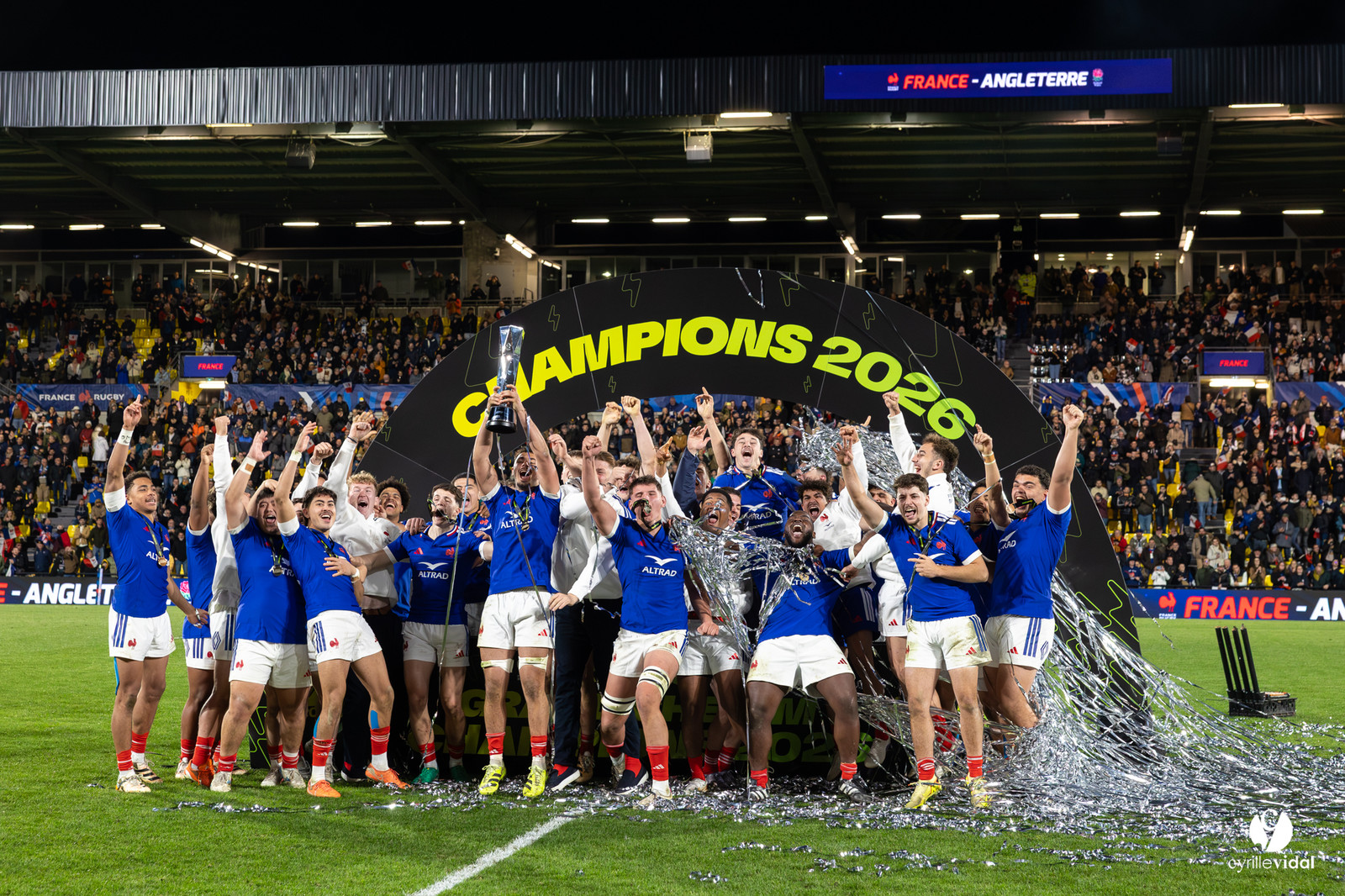 Grand chelem du XV de France U20 dans le tournoi des 6 nations après la victoire 31-28 contre l'Angleterre au Stade Marcel Deflandre de La Rochelle