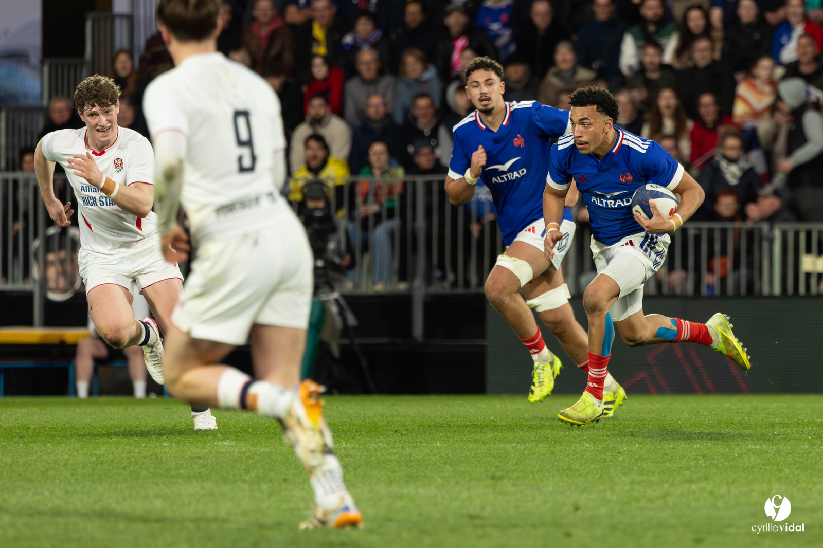 Grand chelem du XV de France U20 dans le tournoi des 6 nations après la victoire 31-28 contre l'Angleterre au Stade Marcel Deflandre de La Rochelle