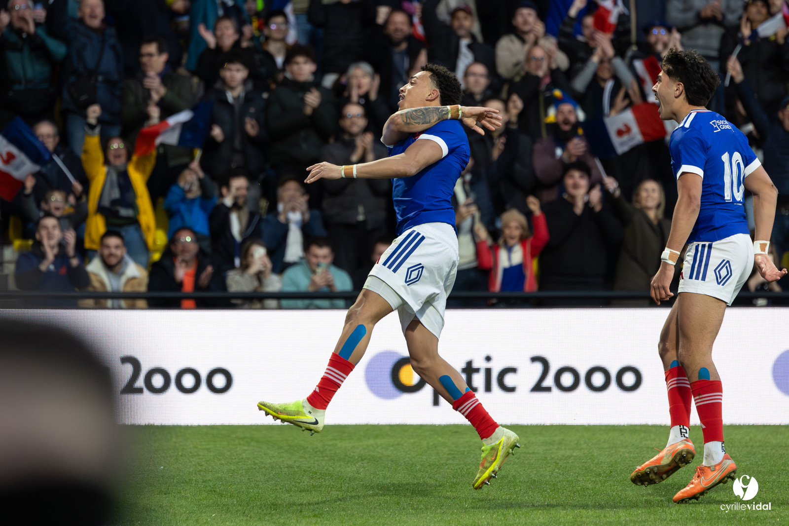 Grand chelem du XV de France U20 dans le tournoi des 6 nations après la victoire 31-28 contre l'Angleterre au Stade Marcel Deflandre de La Rochelle