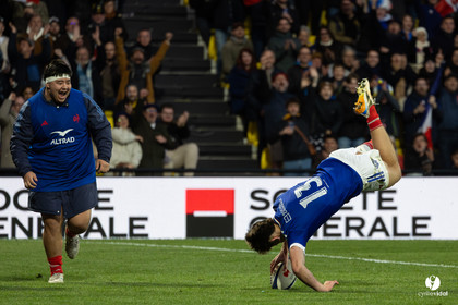 Grand chelem du XV de France U20 dans le tournoi des 6 nations après la victoire 31-28 contre l'Angleterre au Stade Marcel Deflandre de La Rochelle