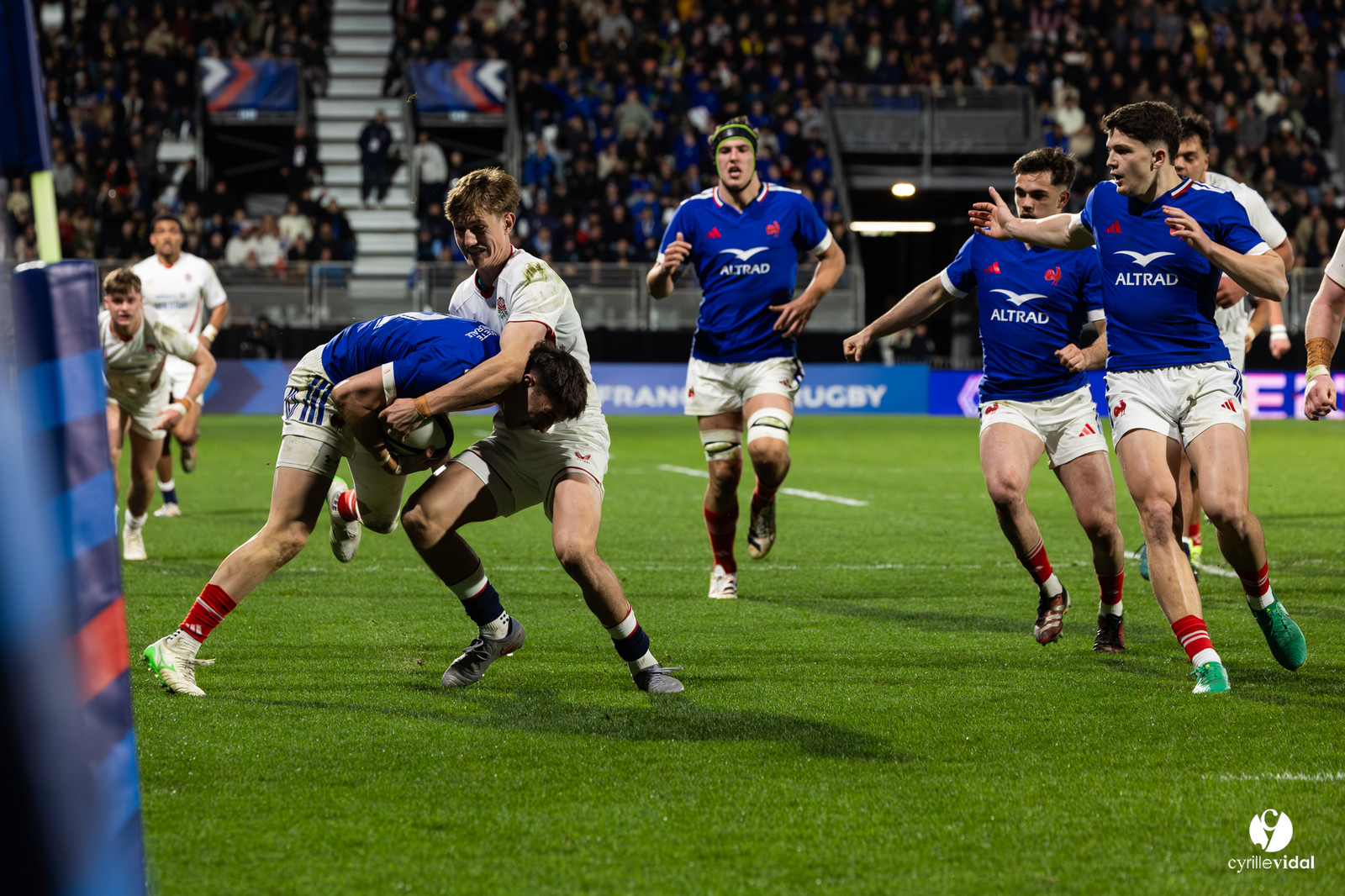 Grand chelem du XV de France U20 dans le tournoi des 6 nations après la victoire 31-28 contre l'Angleterre au Stade Marcel Deflandre de La Rochelle