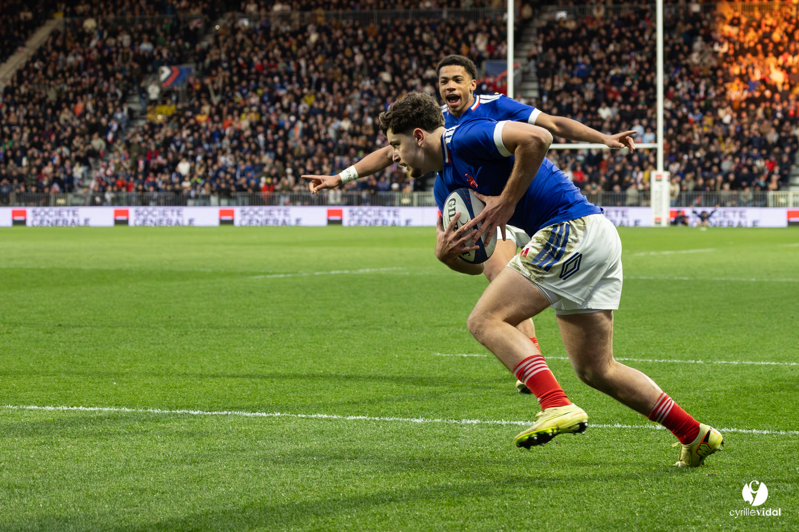 Grand chelem du XV de France U20 dans le tournoi des 6 nations après la victoire 31-28 contre l'Angleterre au Stade Marcel Deflandre de La Rochelle