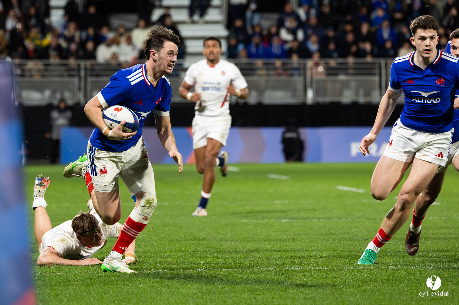 Grand chelem du XV de France U20 dans le tournoi des 6 nations après la victoire 31-28 contre l'Angleterre au Stade Marcel Deflandre de La Rochelle