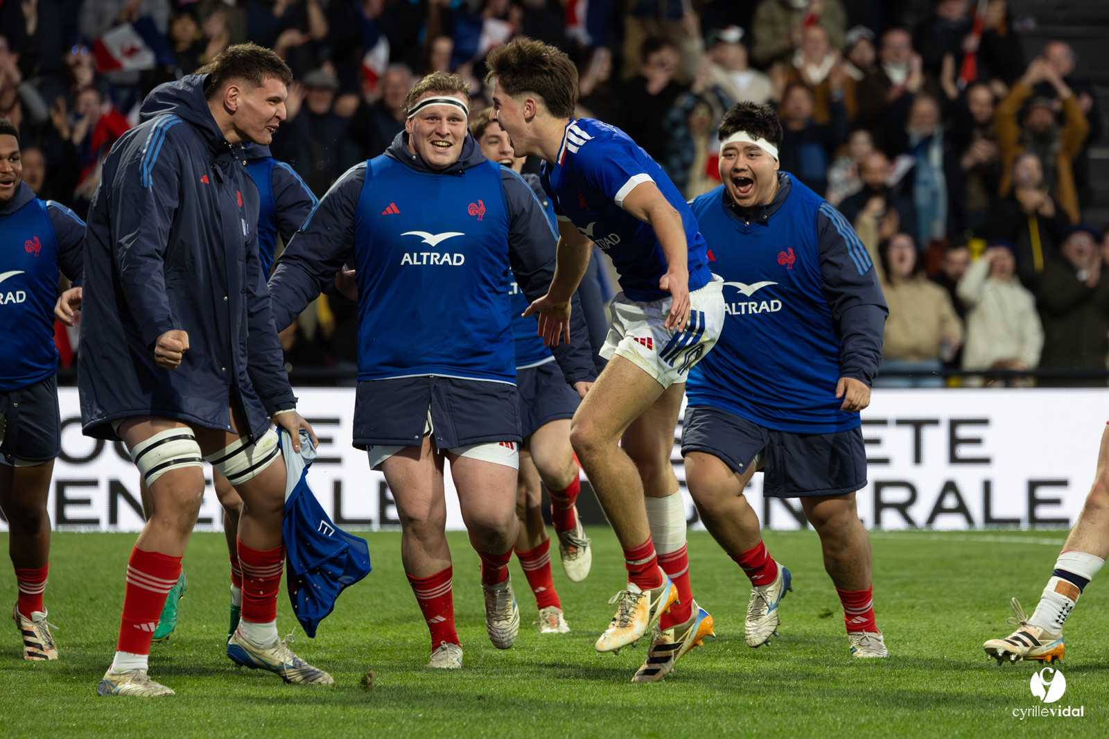 Grand chelem du XV de France U20 dans le tournoi des 6 nations après la victoire 31-28 contre l'Angleterre au Stade Marcel Deflandre de La Rochelle