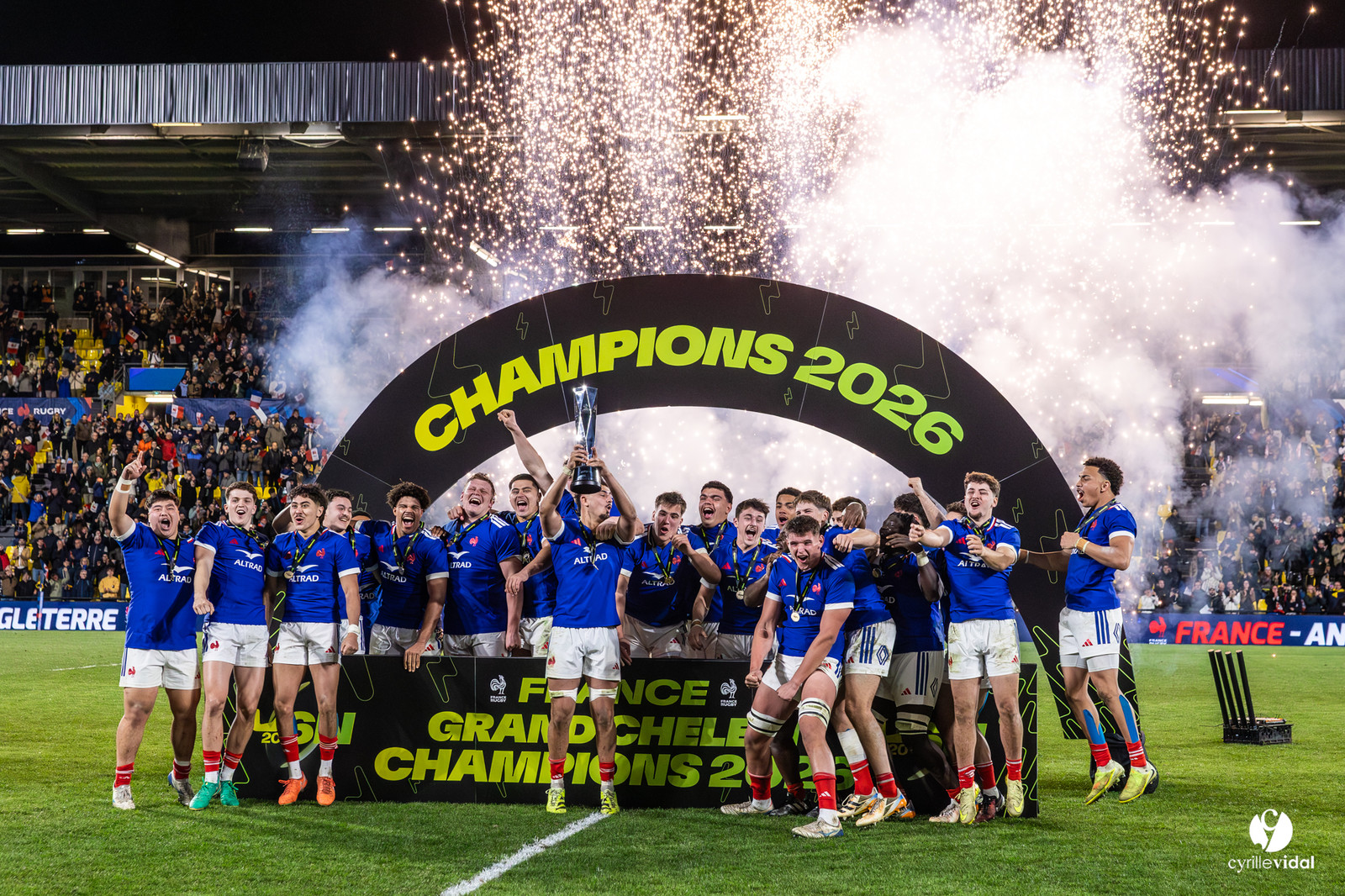 Grand chelem du XV de France U20 dans le tournoi des 6 nations après la victoire 31-28 contre l'Angleterre au Stade Marcel Deflandre de La Rochelle