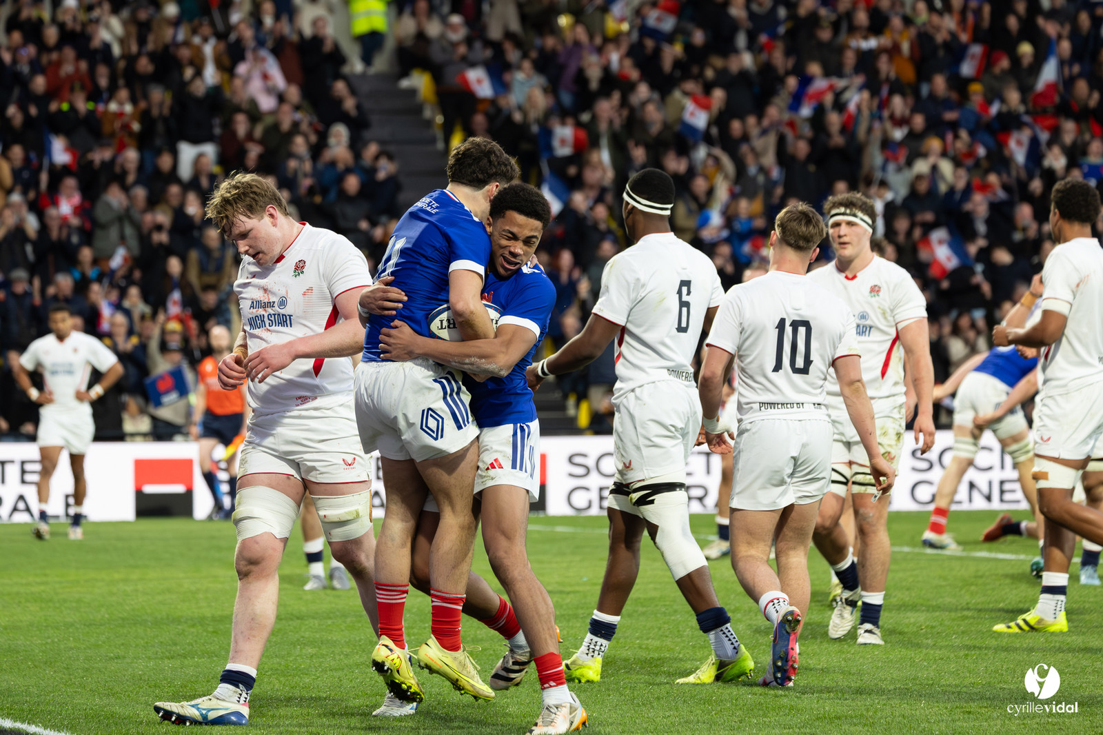 Grand chelem du XV de France U20 dans le tournoi des 6 nations après la victoire 31-28 contre l'Angleterre au Stade Marcel Deflandre de La Rochelle