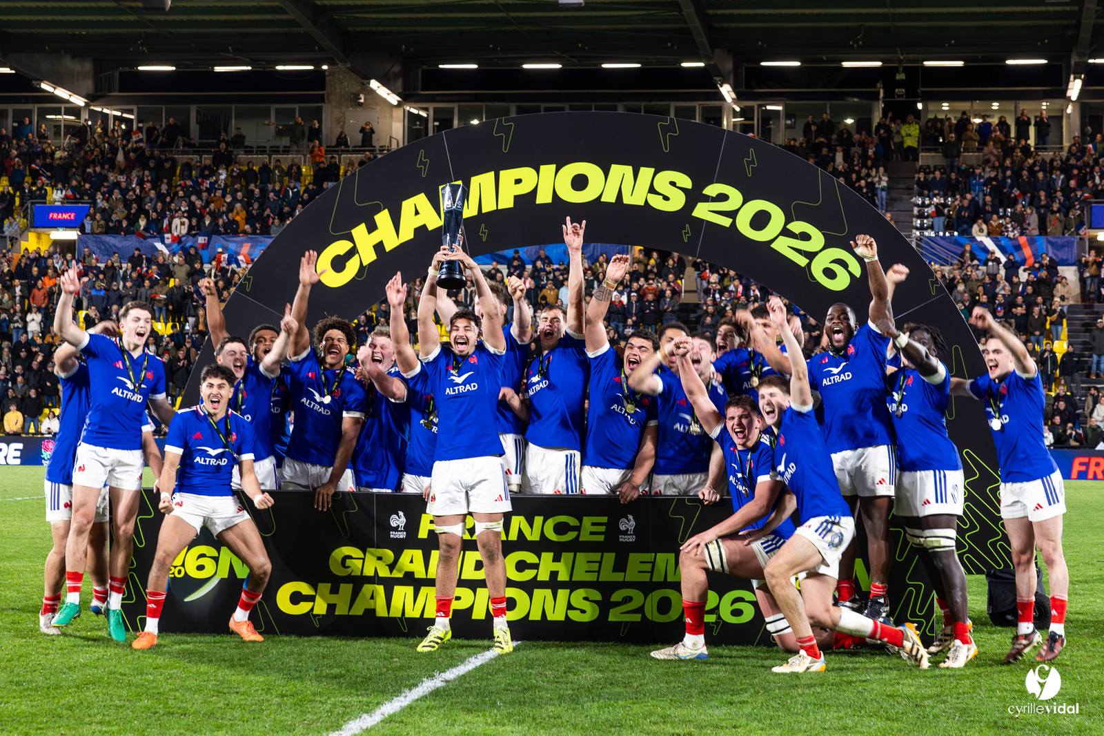 Grand chelem du XV de France U20 dans le tournoi des 6 nations après la victoire 31-28 contre l'Angleterre au Stade Marcel Deflandre de La Rochelle