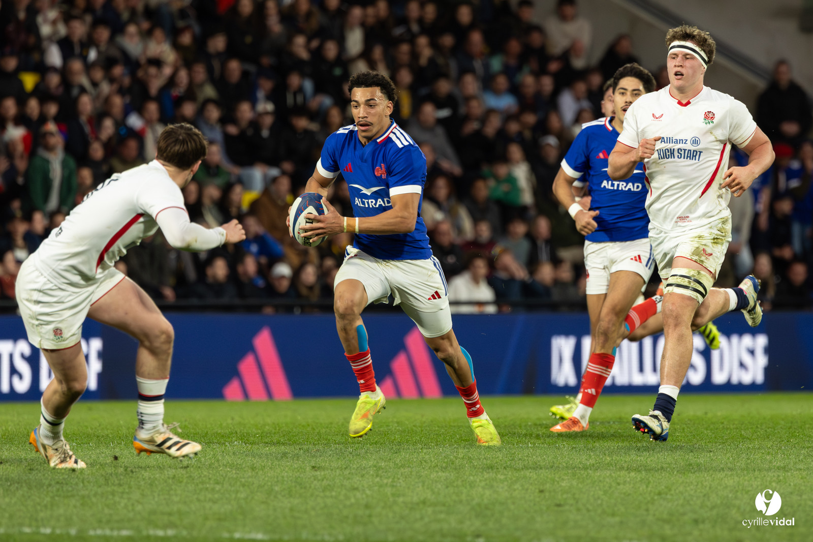 Grand chelem du XV de France U20 dans le tournoi des 6 nations après la victoire 31-28 contre l'Angleterre au Stade Marcel Deflandre de La Rochelle