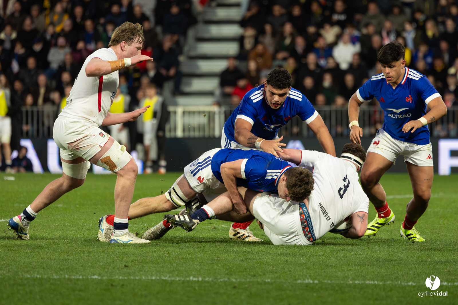 Grand chelem du XV de France U20 dans le tournoi des 6 nations après la victoire 31-28 contre l'Angleterre au Stade Marcel Deflandre de La Rochelle