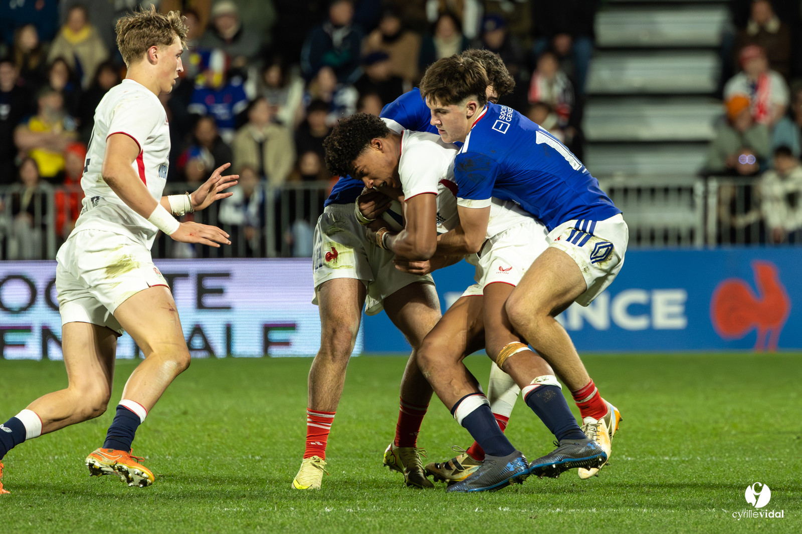 Grand chelem du XV de France U20 dans le tournoi des 6 nations après la victoire 31-28 contre l'Angleterre au Stade Marcel Deflandre de La Rochelle
