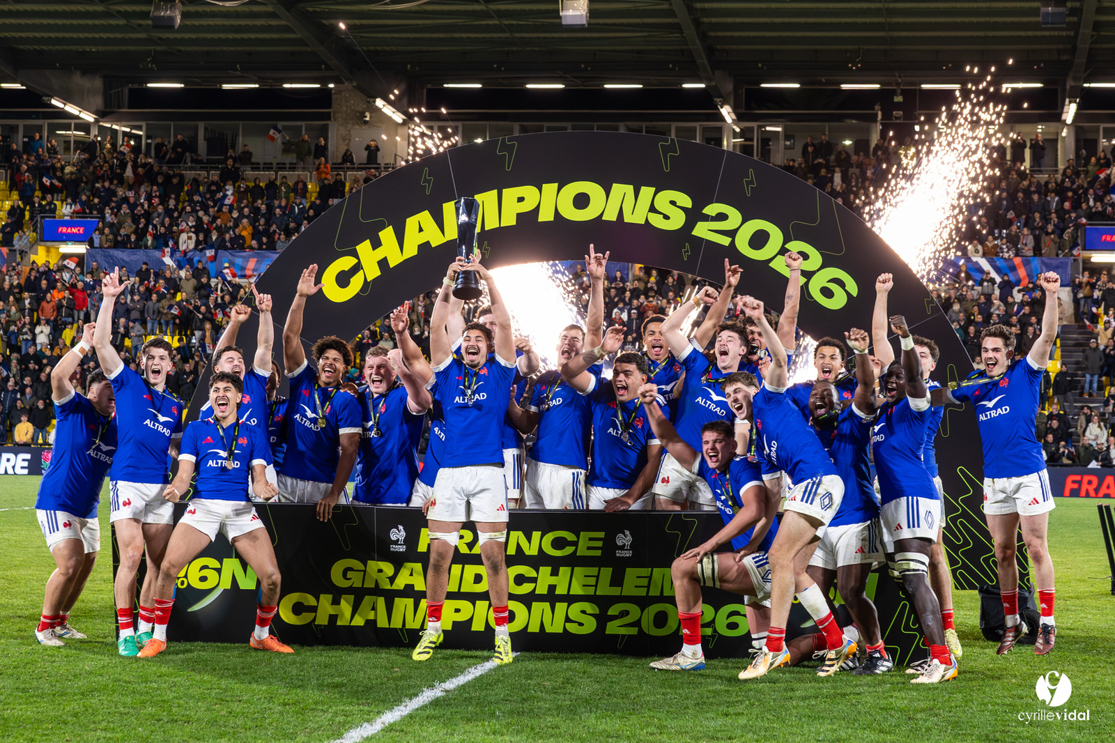 Grand chelem du XV de France U20 dans le tournoi des 6 nations après la victoire 31-28 contre l'Angleterre au Stade Marcel Deflandre de La Rochelle