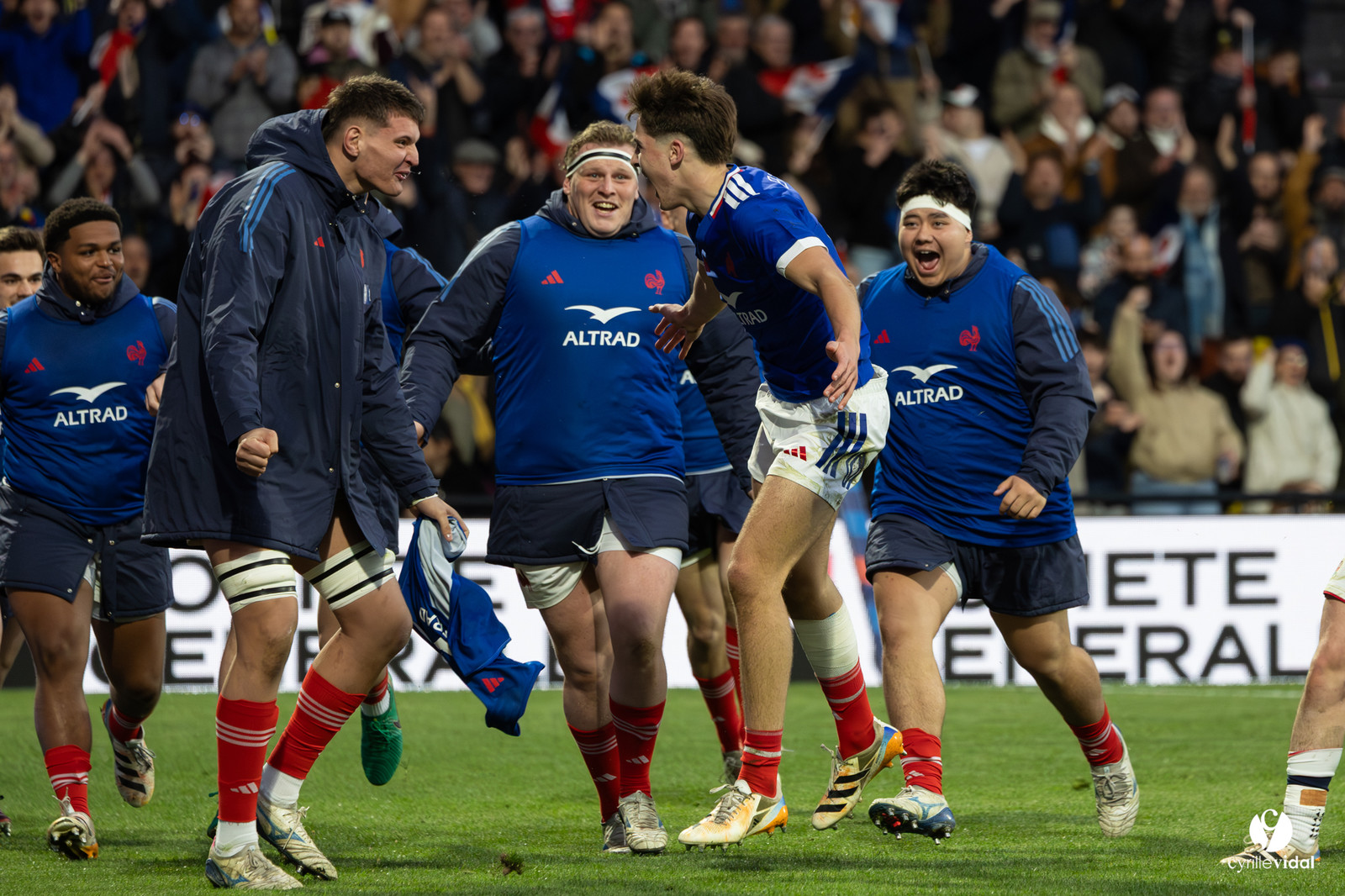 Grand chelem du XV de France U20 dans le tournoi des 6 nations après la victoire 31-28 contre l'Angleterre au Stade Marcel Deflandre de La Rochelle