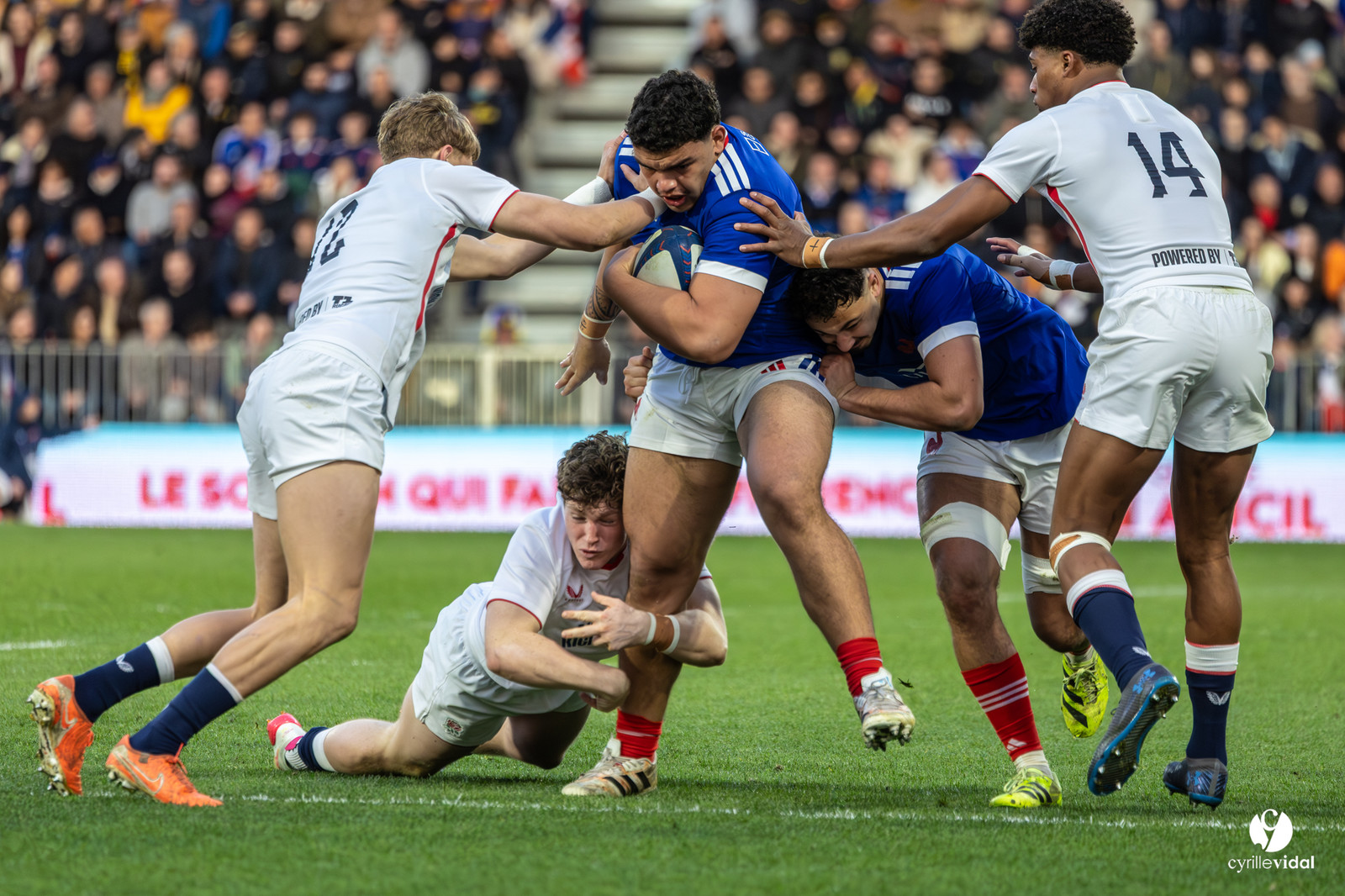 Grand chelem du XV de France U20 dans le tournoi des 6 nations après la victoire 31-28 contre l'Angleterre au Stade Marcel Deflandre de La Rochelle