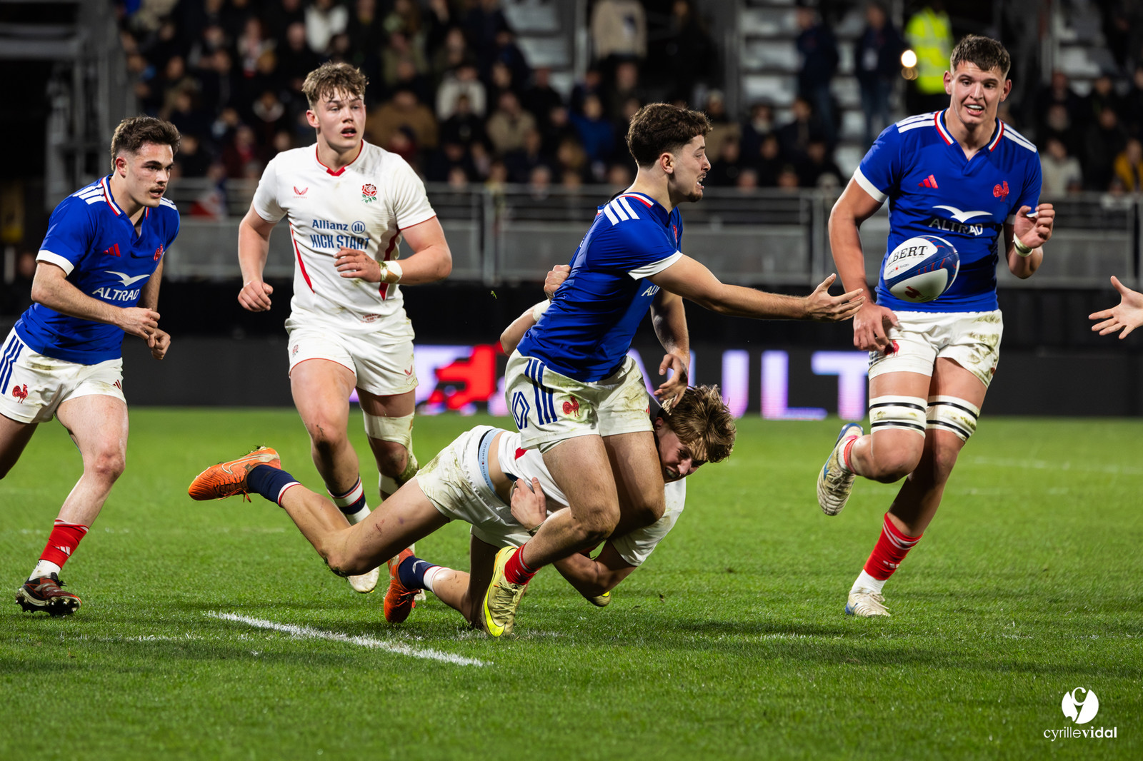 Grand chelem du XV de France U20 dans le tournoi des 6 nations après la victoire 31-28 contre l'Angleterre au Stade Marcel Deflandre de La Rochelle