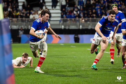 Grand chelem du XV de France U20 dans le tournoi des 6 nations après la victoire 31-28 contre l'Angleterre au Stade Marcel Deflandre de La Rochelle