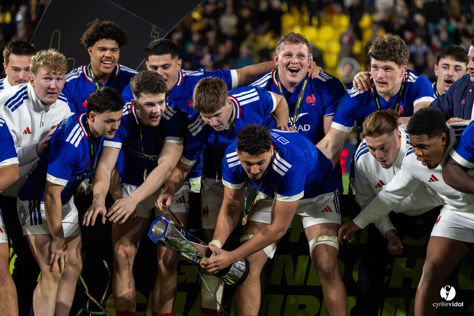 Grand chelem du XV de France U20 dans le tournoi des 6 nations après la victoire 31-28 contre l'Angleterre au Stade Marcel Deflandre de La Rochelle
