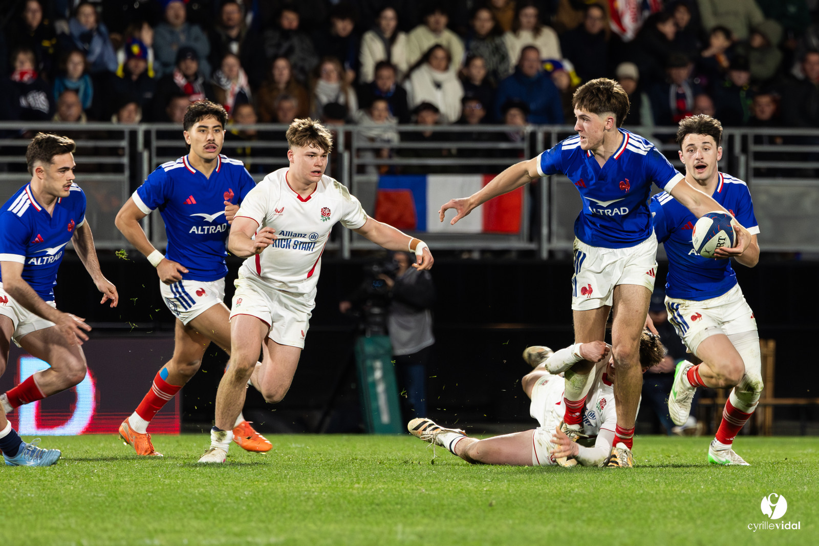 Grand chelem du XV de France U20 dans le tournoi des 6 nations après la victoire 31-28 contre l'Angleterre au Stade Marcel Deflandre de La Rochelle