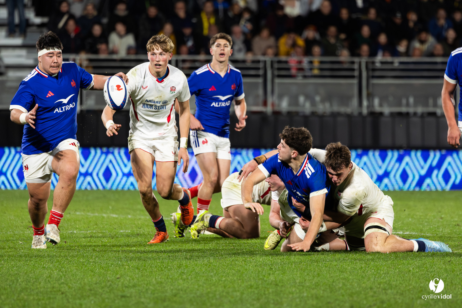 Grand chelem du XV de France U20 dans le tournoi des 6 nations après la victoire 31-28 contre l'Angleterre au Stade Marcel Deflandre de La Rochelle