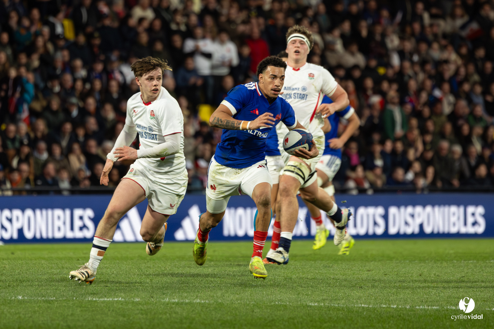 Grand chelem du XV de France U20 dans le tournoi des 6 nations après la victoire 31-28 contre l'Angleterre au Stade Marcel Deflandre de La Rochelle