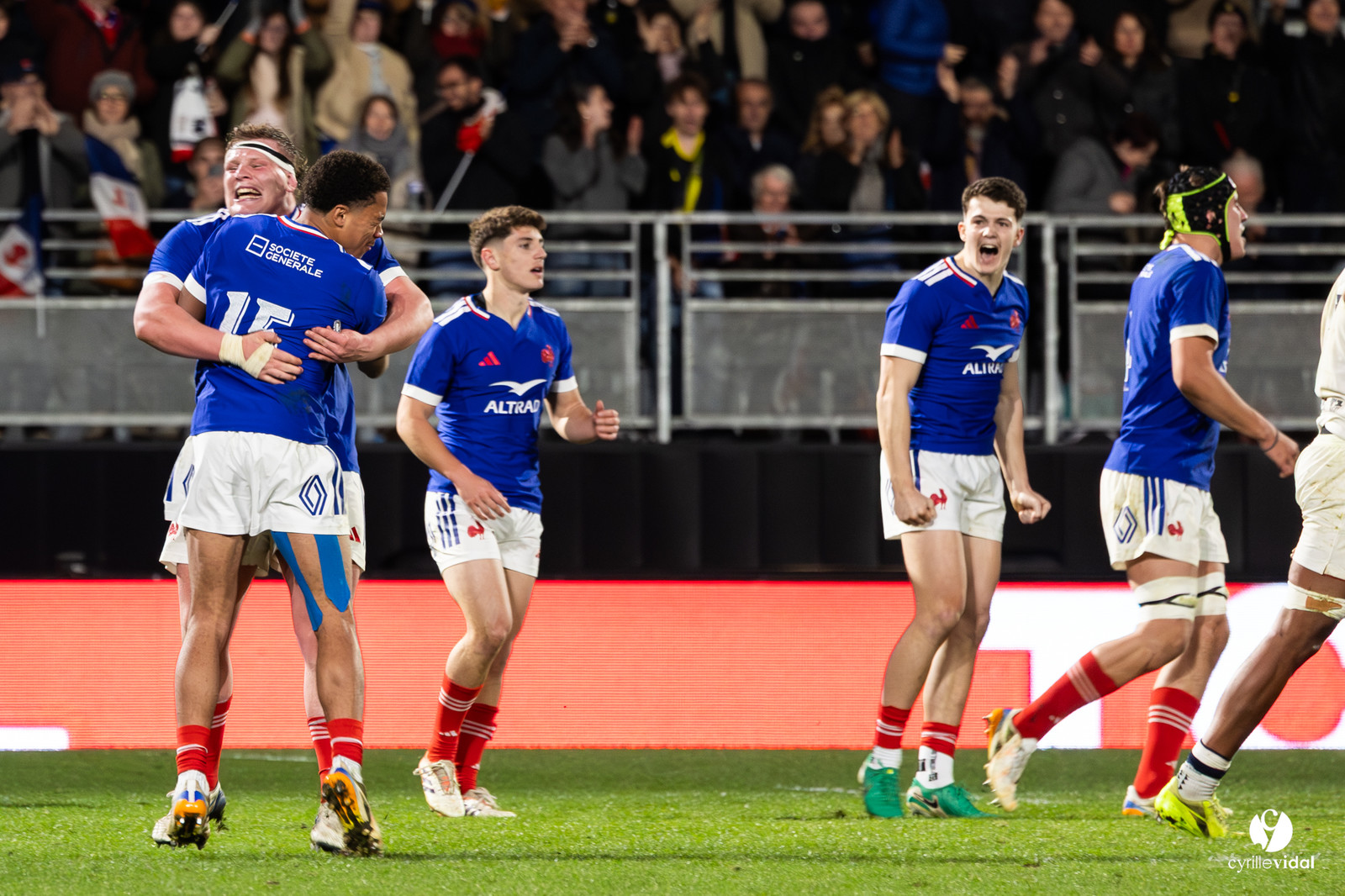 Grand chelem du XV de France U20 dans le tournoi des 6 nations après la victoire 31-28 contre l'Angleterre au Stade Marcel Deflandre de La Rochelle