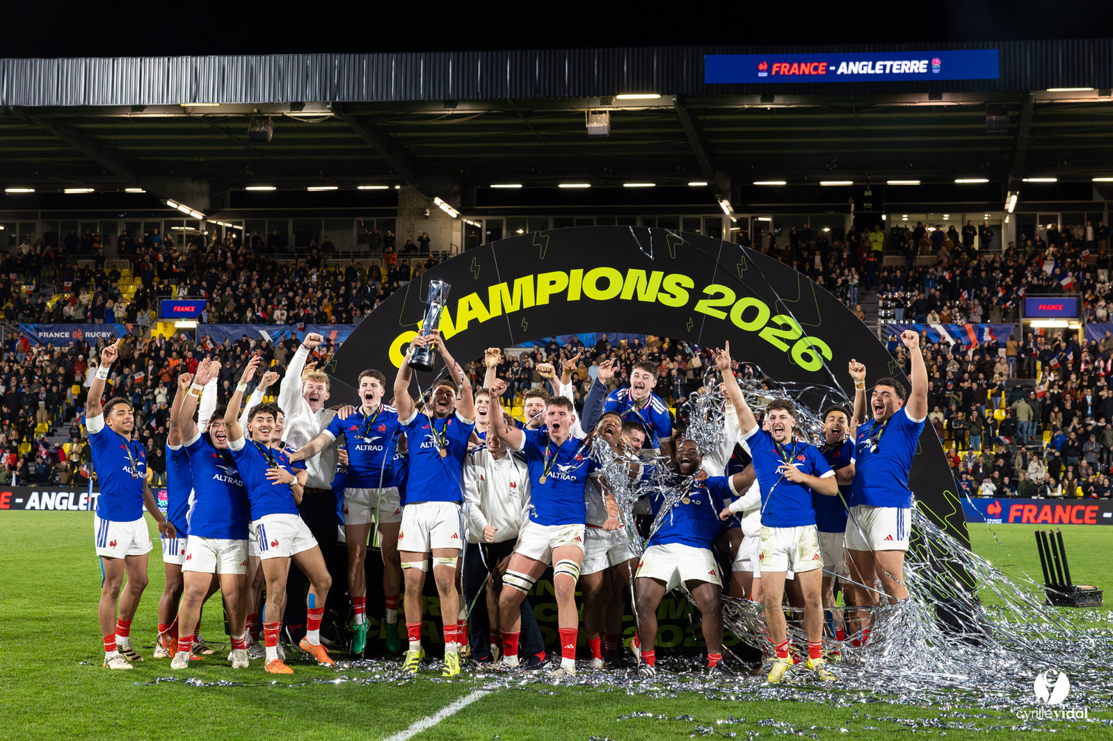 Grand chelem du XV de France U20 dans le tournoi des 6 nations après la victoire 31-28 contre l'Angleterre au Stade Marcel Deflandre de La Rochelle