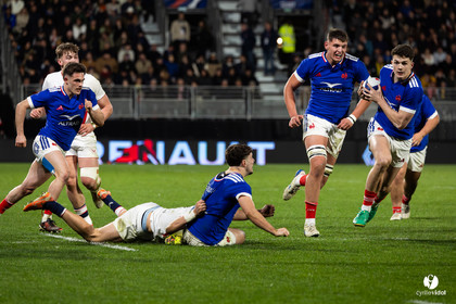 Grand chelem du XV de France U20 dans le tournoi des 6 nations après la victoire 31-28 contre l'Angleterre au Stade Marcel Deflandre de La Rochelle