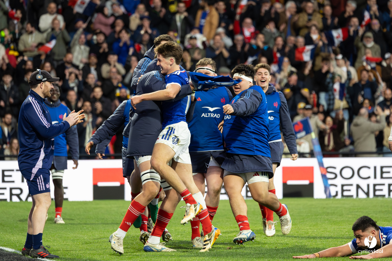 Grand chelem du XV de France U20 dans le tournoi des 6 nations après la victoire 31-28 contre l'Angleterre au Stade Marcel Deflandre de La Rochelle