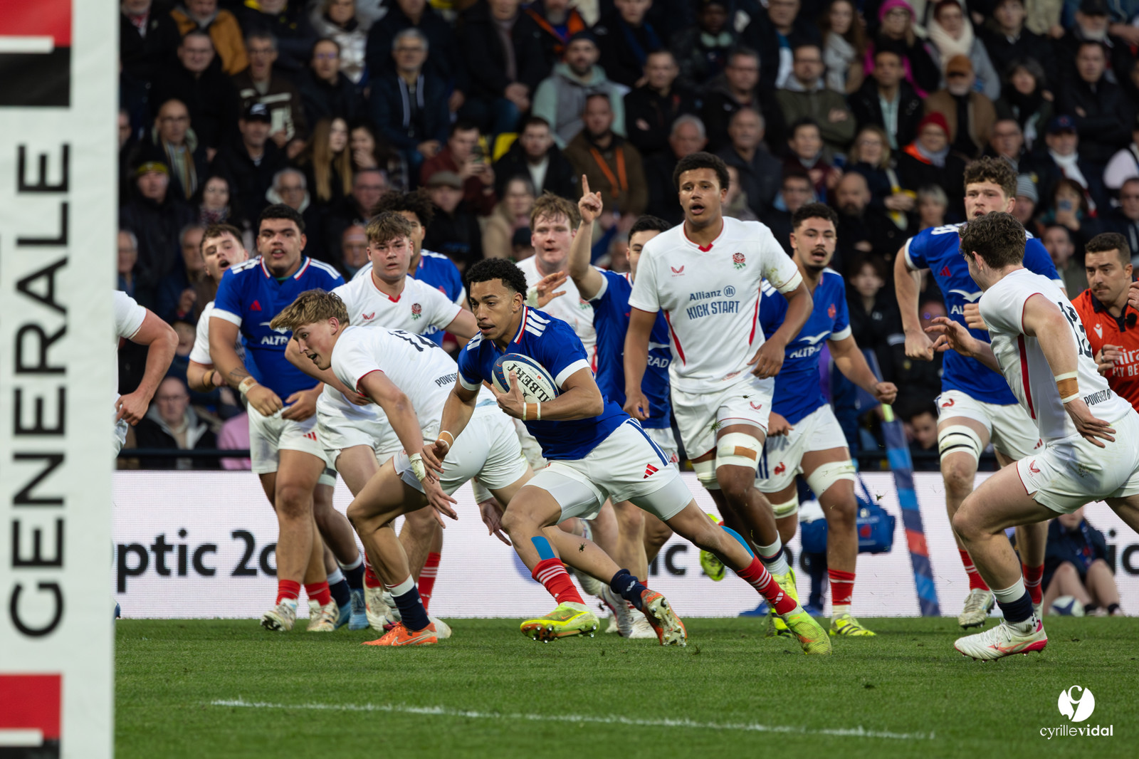 Grand chelem du XV de France U20 dans le tournoi des 6 nations après la victoire 31-28 contre l'Angleterre au Stade Marcel Deflandre de La Rochelle