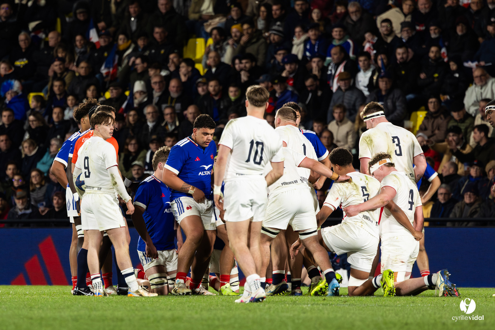 Grand chelem du XV de France U20 dans le tournoi des 6 nations après la victoire 31-28 contre l'Angleterre au Stade Marcel Deflandre de La Rochelle