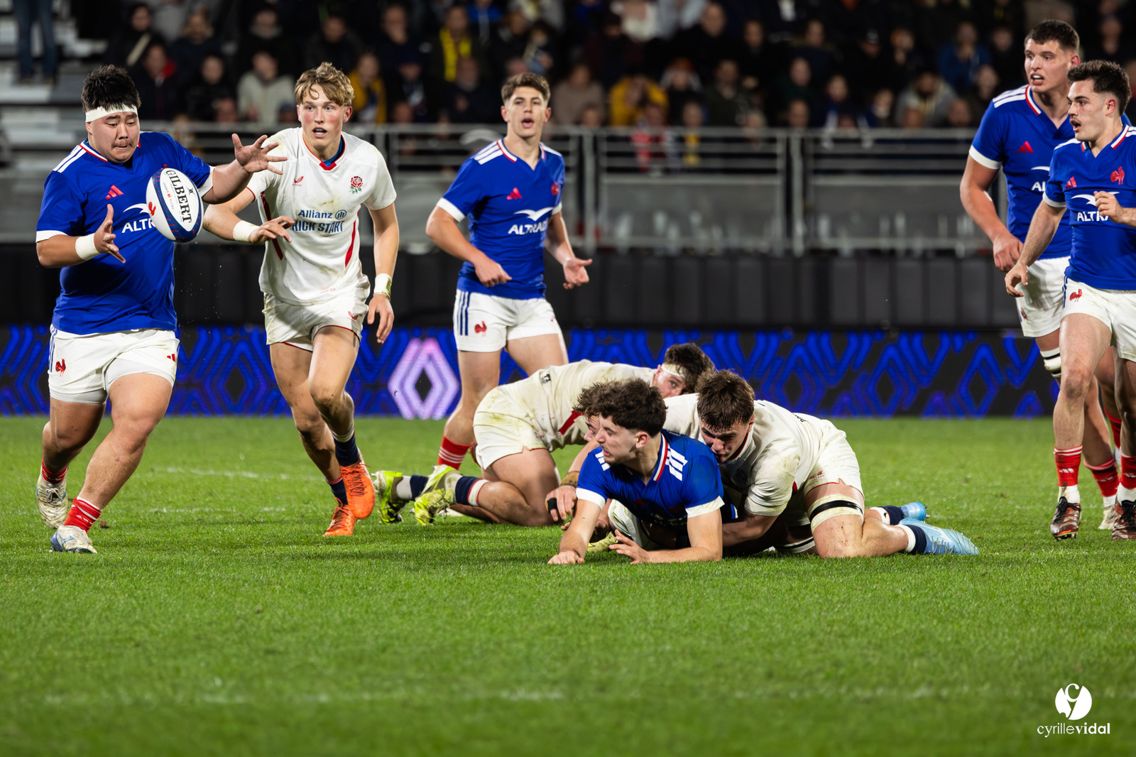 Grand chelem du XV de France U20 dans le tournoi des 6 nations après la victoire 31-28 contre l'Angleterre au Stade Marcel Deflandre de La Rochelle