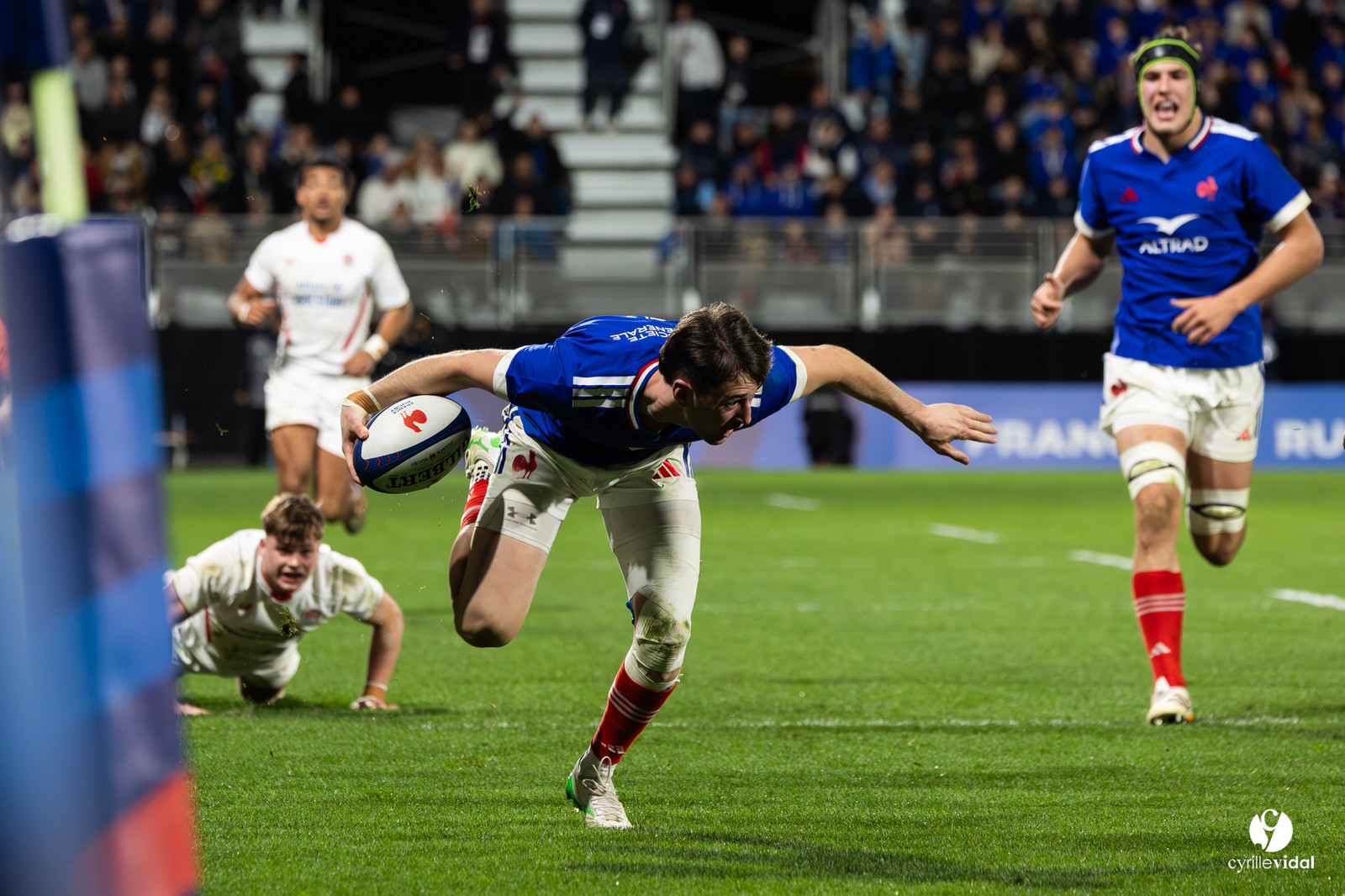 Grand chelem du XV de France U20 dans le tournoi des 6 nations après la victoire 31-28 contre l'Angleterre au Stade Marcel Deflandre de La Rochelle