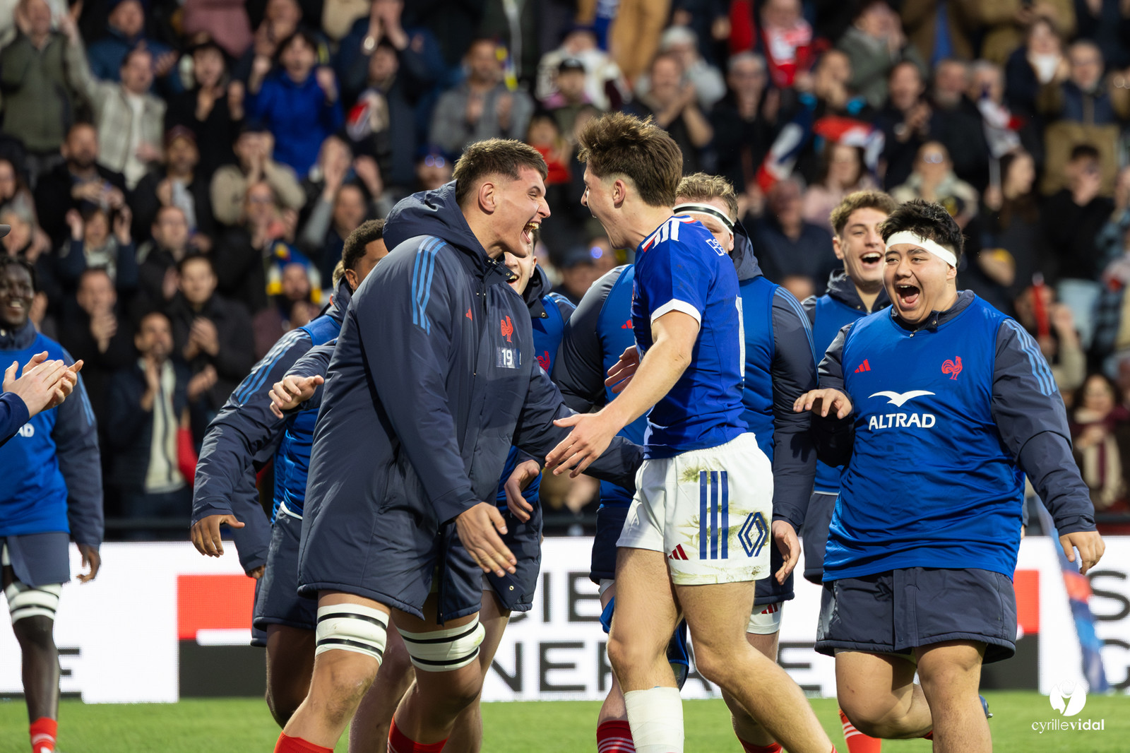 Grand chelem du XV de France U20 dans le tournoi des 6 nations après la victoire 31-28 contre l'Angleterre au Stade Marcel Deflandre de La Rochelle
